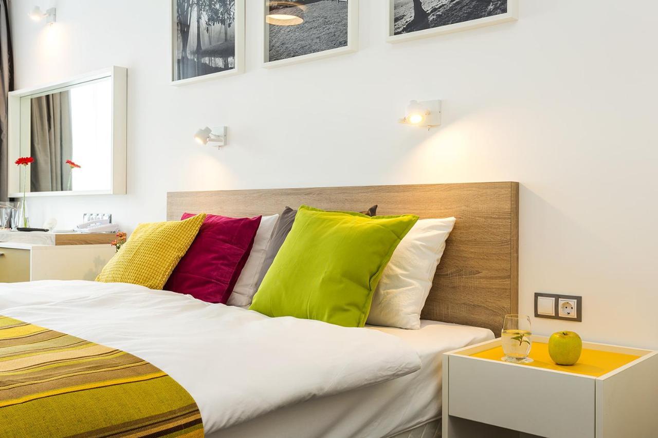 Hotel Compliment Trjavna Buitenkant foto
