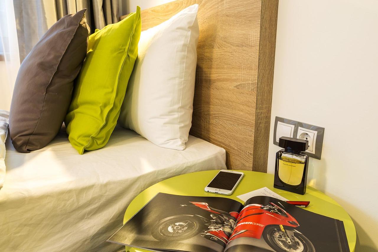 Hotel Compliment Trjavna Buitenkant foto