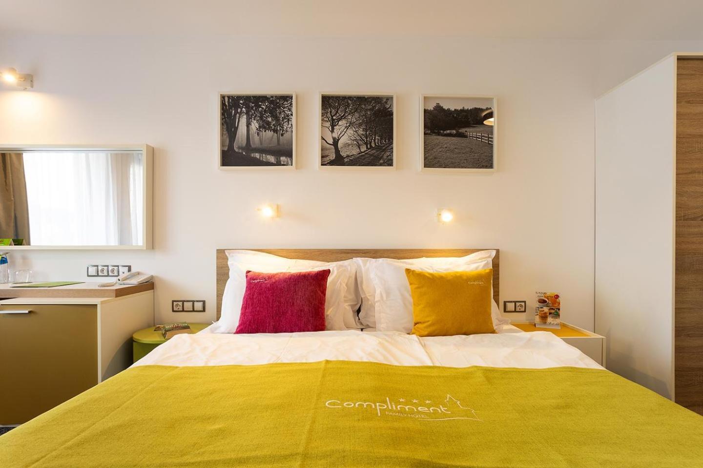 Hotel Compliment Trjavna Buitenkant foto