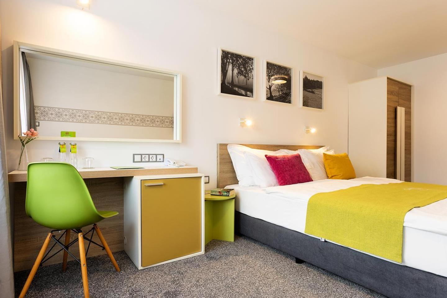 Hotel Compliment Trjavna Buitenkant foto