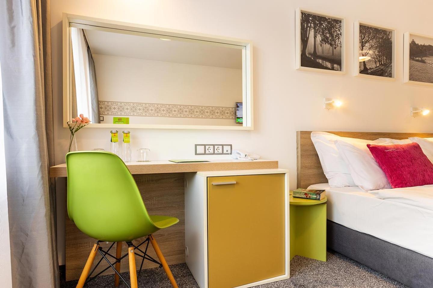 Hotel Compliment Trjavna Buitenkant foto