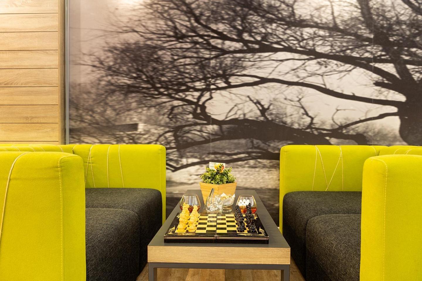 Hotel Compliment Trjavna Buitenkant foto