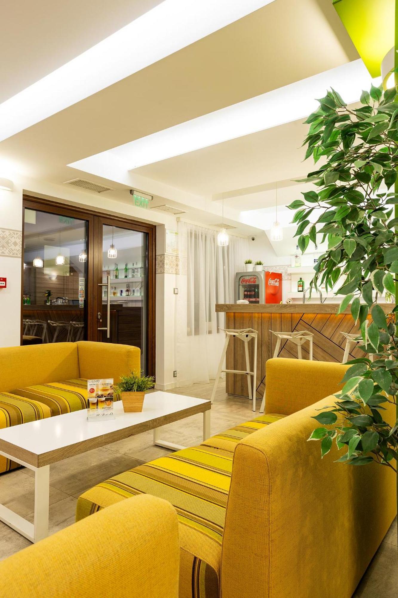 Hotel Compliment Trjavna Buitenkant foto