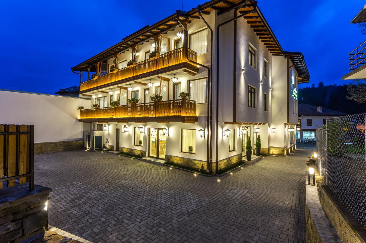 Hotel Compliment Trjavna Buitenkant foto