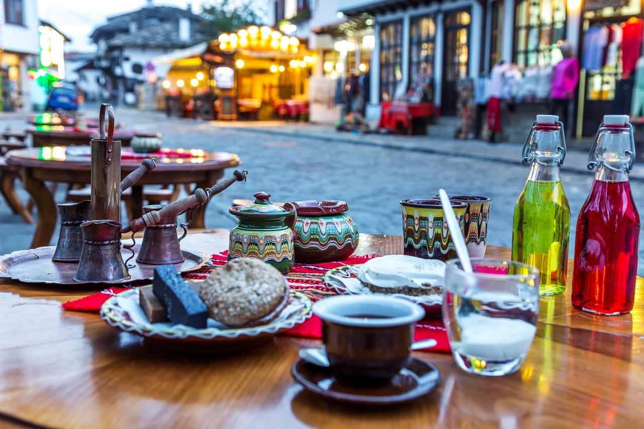 Hotel Compliment Trjavna Buitenkant foto