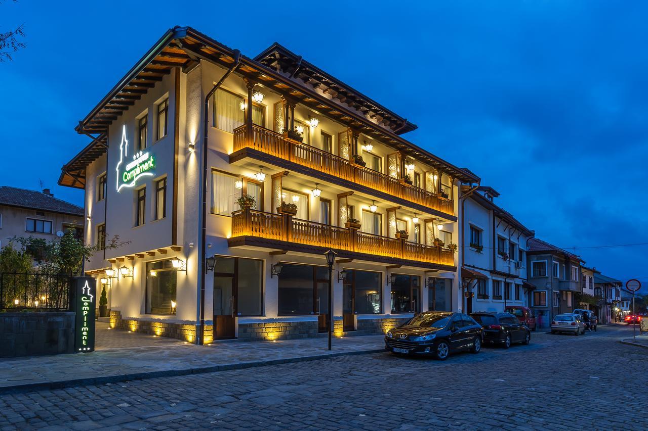 Hotel Compliment Trjavna Buitenkant foto